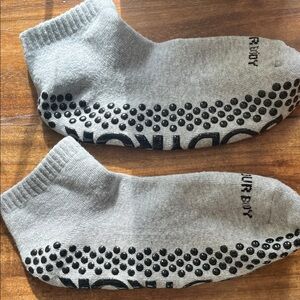 Gray Non-Slip Athletic Socks
